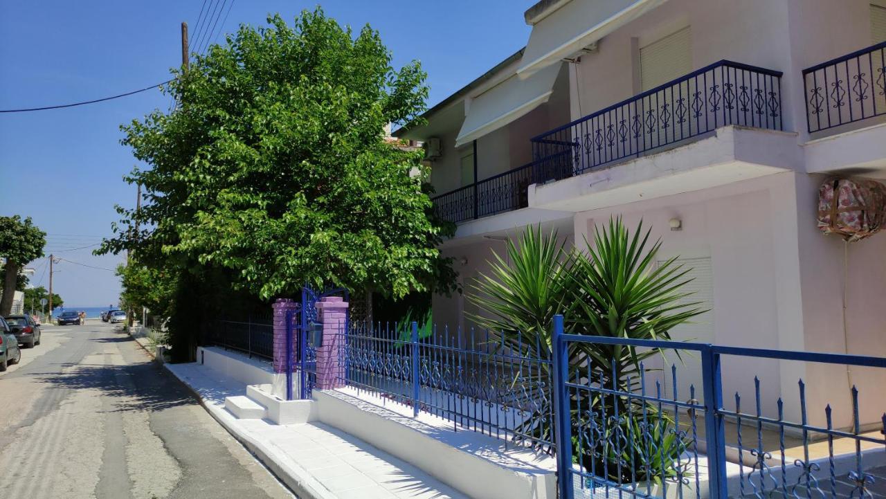 A&B Apartment Neoi Epivatai Bagian luar foto