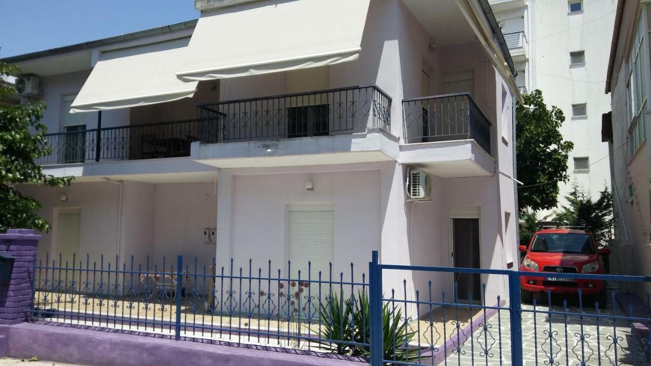 A&B Apartment Neoi Epivatai Bagian luar foto
